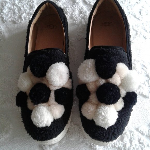 UGG WOMAN SHOSE  SIZE  11 - Picture 1 of 5